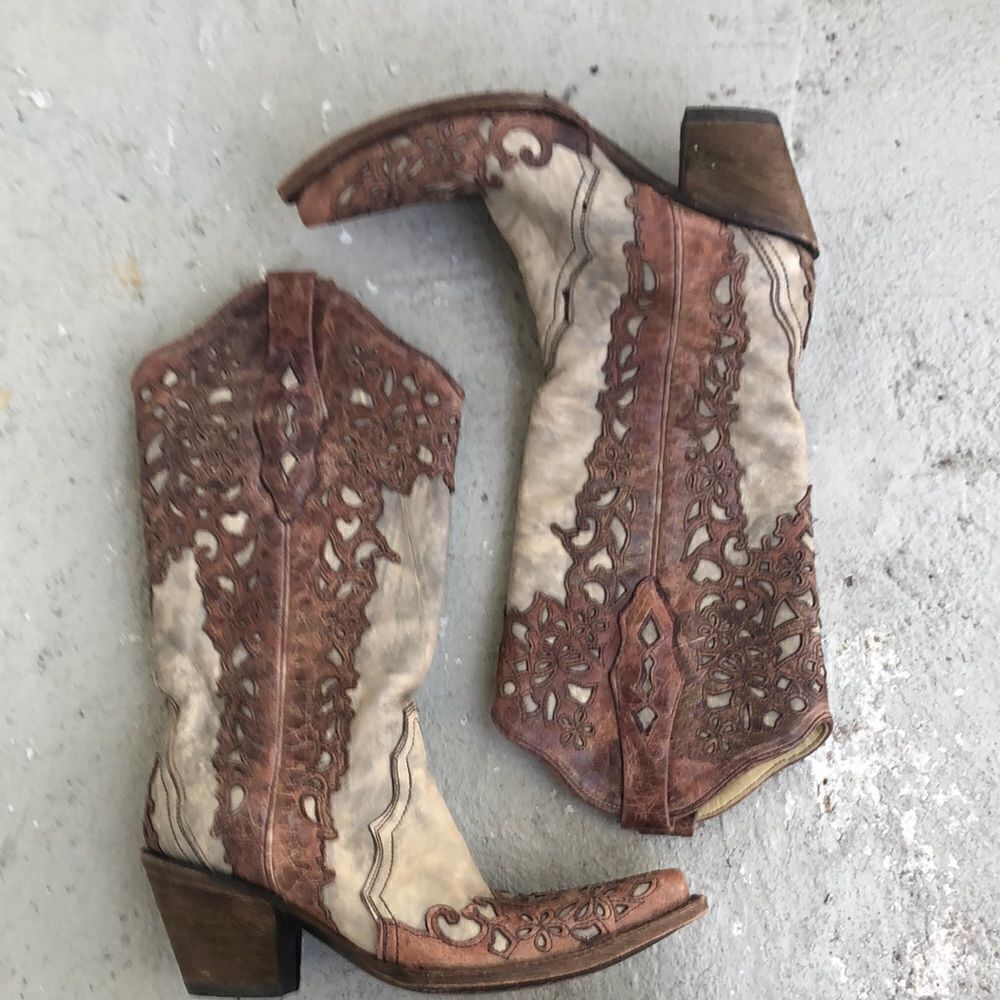Corral  Lace cowboy boots